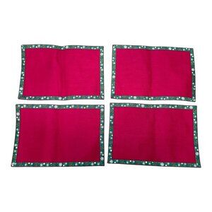 Longaberger Christmas Placemats Set Of 4 Festive Red With Green Snowflake Border
